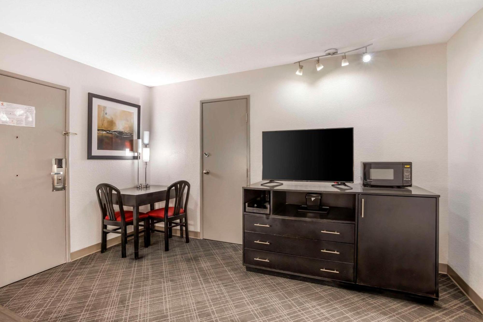 Comfort Suites Nashville Airport - Bna Exterior foto